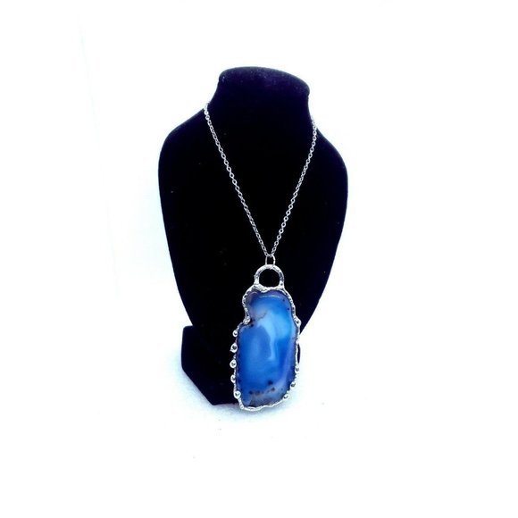 Gothic Blue agate crystal necklace - Picture 3 of 12
